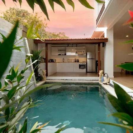 4 Bedroom Villa Nusa Dua - Pool , 3 Bathrooms