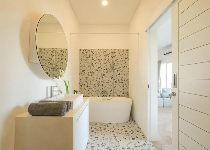 4 Bedroom - Pool, 3 Bathrooms