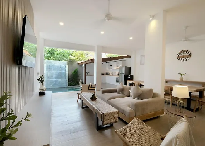 4 Bedroom - Pool, 3 Bathrooms 别墅 努沙杜瓦